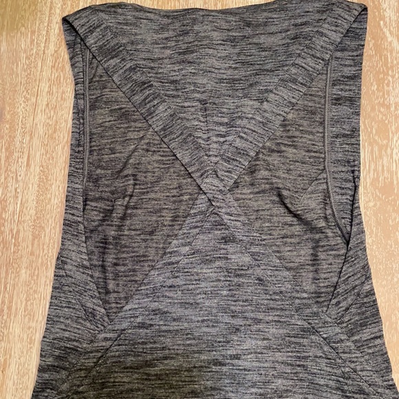 Lululemon Running Tank Top Size 6 - Picture 5 of 6
